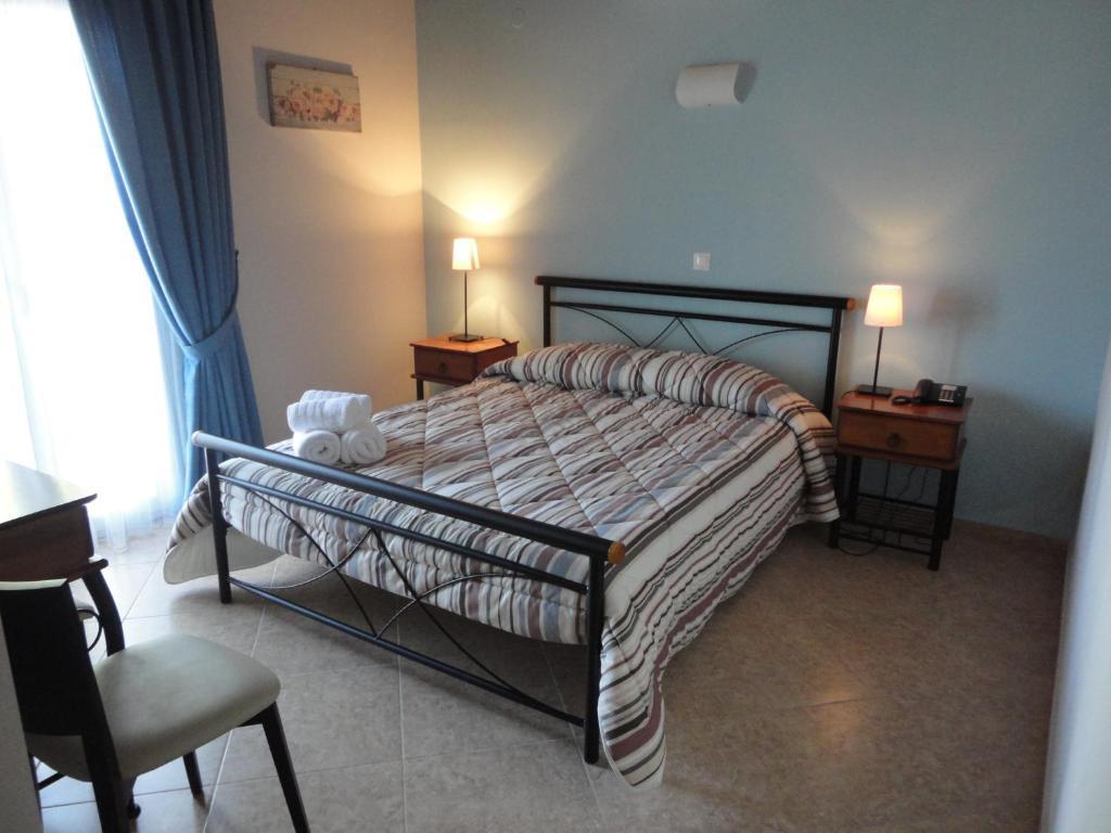 Iliothea Hotel Náuplia Quarto foto